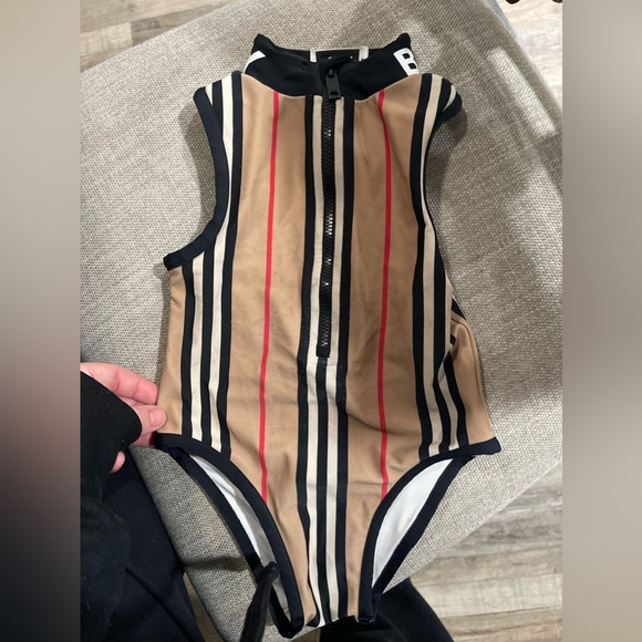 Burberry swim one piece for toddler girl size 3Y - Picture 3 of 9